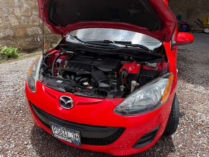 Mazda 2 2012 automatico - Imagen 4
