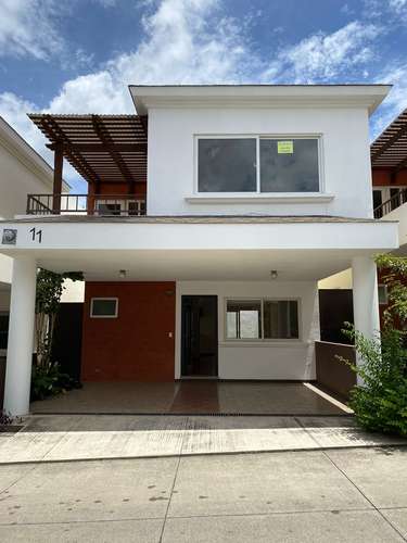 CASA EN LAS LUCES DEL ENCINAL