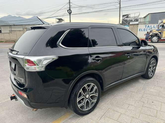 Mitsubishi Outlander GT 3 filas 4x4 - Imagen 6