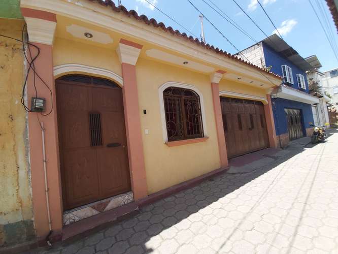 Vendo Gran Oportunidad Casa a 2 Cuadras del Paso a Desnivel de Chimaltenango