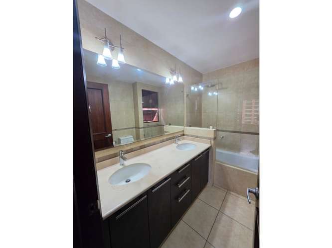 Apartamento Amueblado en Renta Zona 10 - Imagen 12