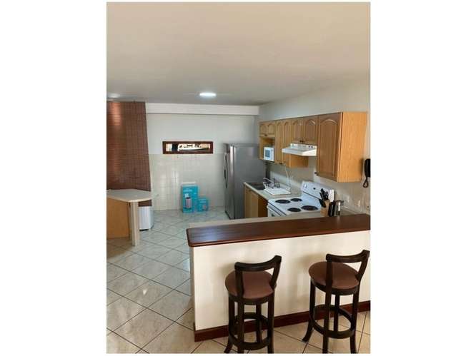 Apartamento Amueblado en Renta Zona 10 - Imagen 4