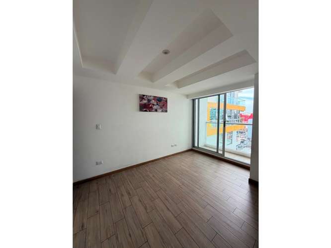 Apartamento Semi-Amueblado en Renta Zona 10 - Imagen 6