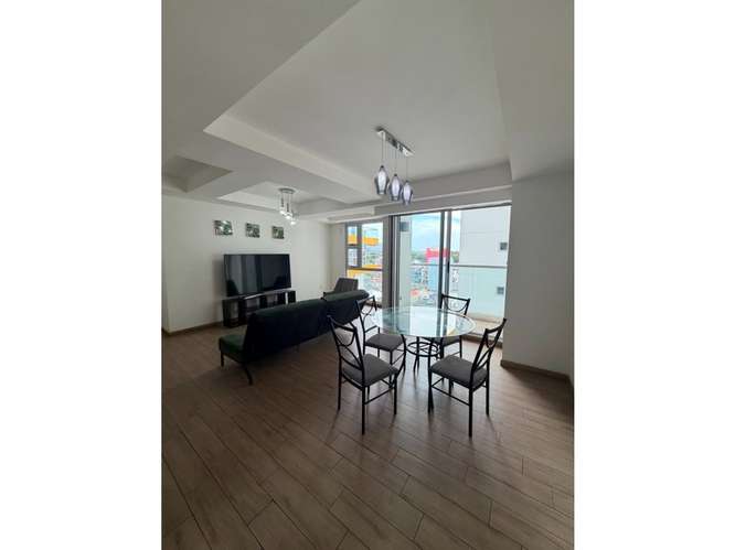 Apartamento Semi-Amueblado en Renta Zona 10 - Imagen 8