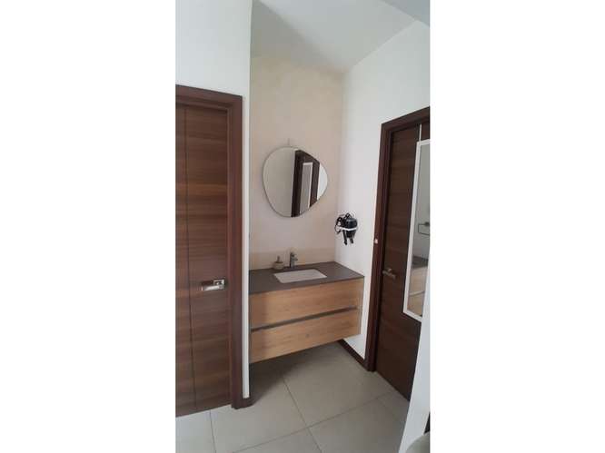 Apartamento Amueblado en Renta Zona 10 - Imagen 8