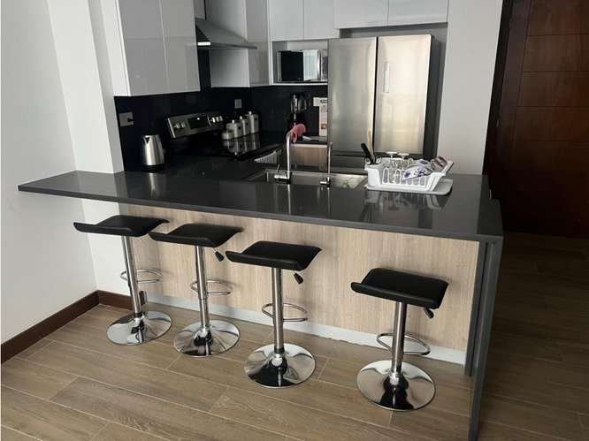 Apartamento Amueblado en Renta Zona 10 - Imagen 2