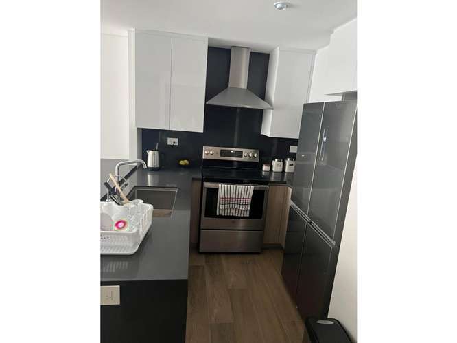 Apartamento Amueblado en Renta Zona 10 - Imagen 3