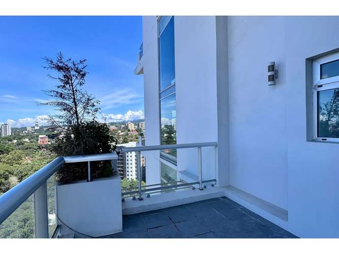 Apartamento Amueblado en Renta Zona 10 - Imagen 3
