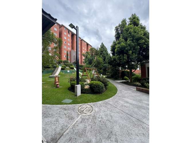 Apartamento Semi-Amueblado C/Jardin en Renta Zona 16 - Imagen 19
