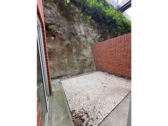 Apartamento Semi-Amueblado C/Jardin en Renta Zona 16 - Imagen 17