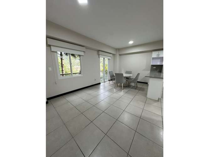 Apartamento Semi-Amueblado C/Jardin en Renta Zona 16 - Imagen 2