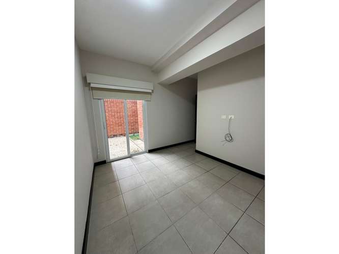 Apartamento Semi-Amueblado C/Jardin en Renta Zona 16 - Imagen 7