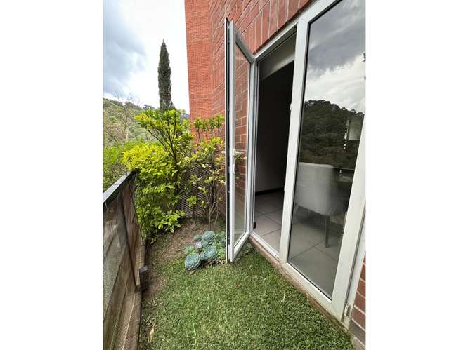 Apartamento Semi-Amueblado C/Jardin en Renta Zona 16 - Imagen 16