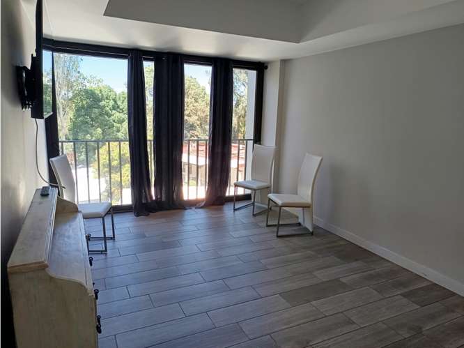 Apartamento Semi-Amueblado en Renta Zona 11 - Imagen 2