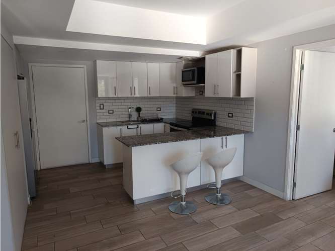 Apartamento Semi-Amueblado en Renta Zona 11