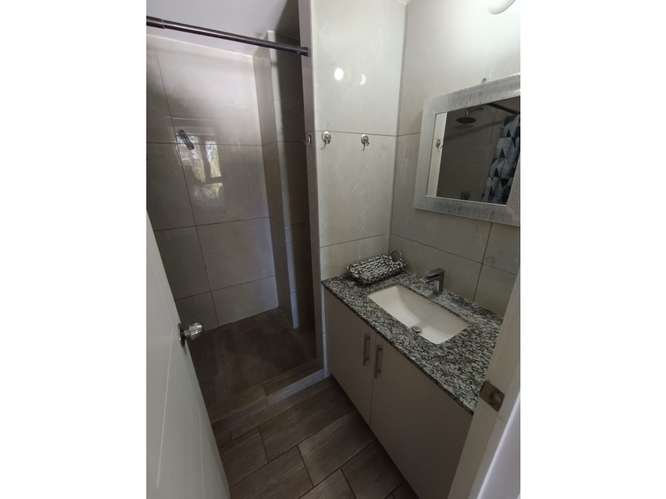 Apartamento Semi-Amueblado en Renta Zona 11 - Imagen 9