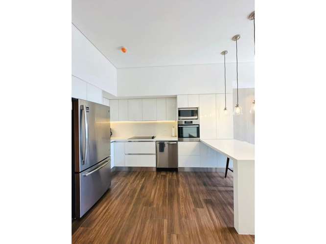 Apartamento Amueblado en Renta Zona 10 - Imagen 3