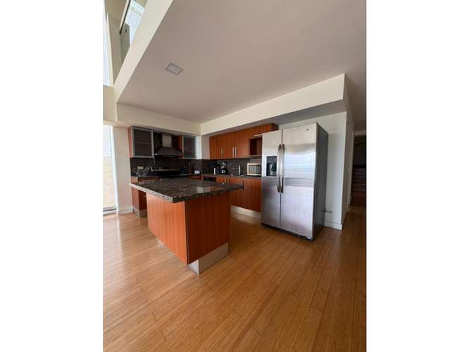 Apartamento Amueblado en Renta Zona 10 - Imagen 2
