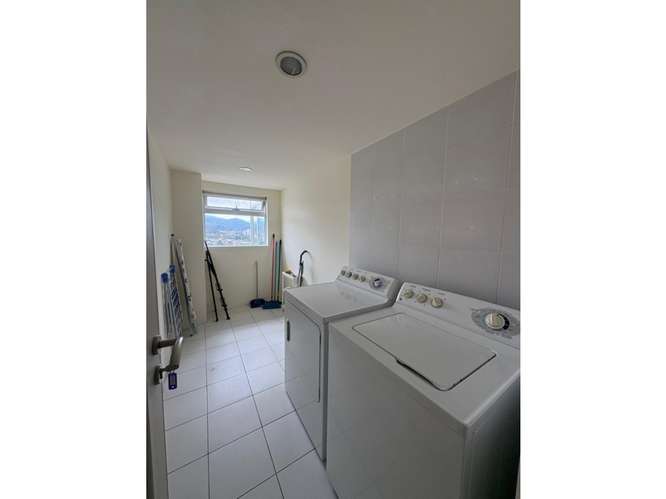 Apartamento Amueblado en Renta Zona 10 - Imagen 12