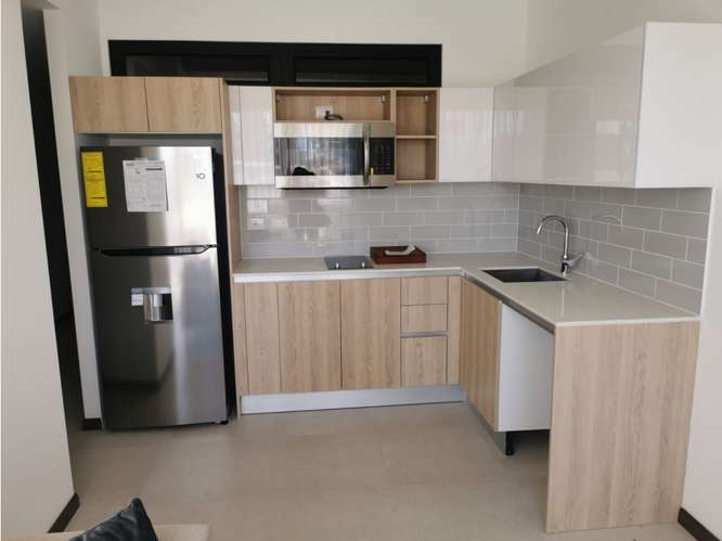 Renta de Apartamento Amueblado en Zona 10 - Imagen 2