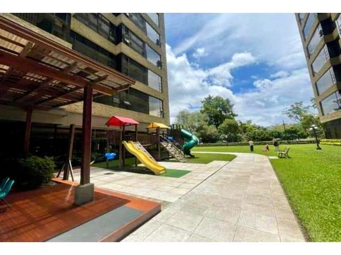 Apartamento Amueblado en Renta Zona 10 - Imagen 4