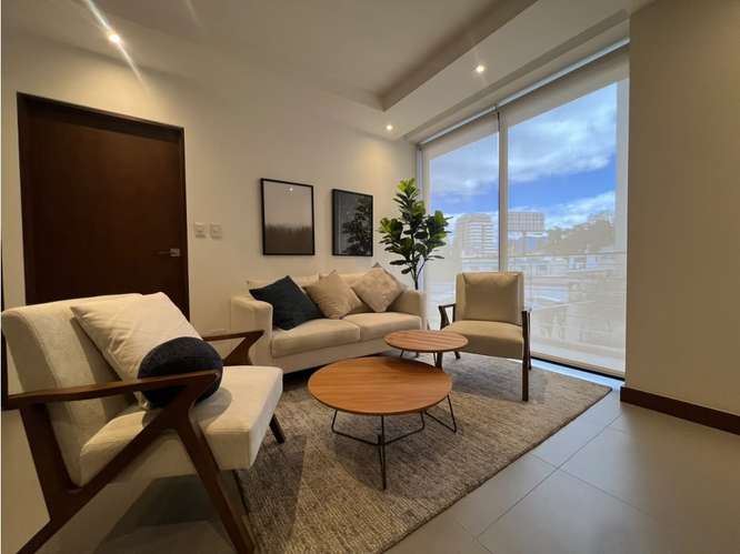 Apartamento Amueblado en Renta Zona 13