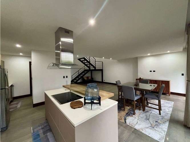 Apartamento con Jardin en Renta Zona 16