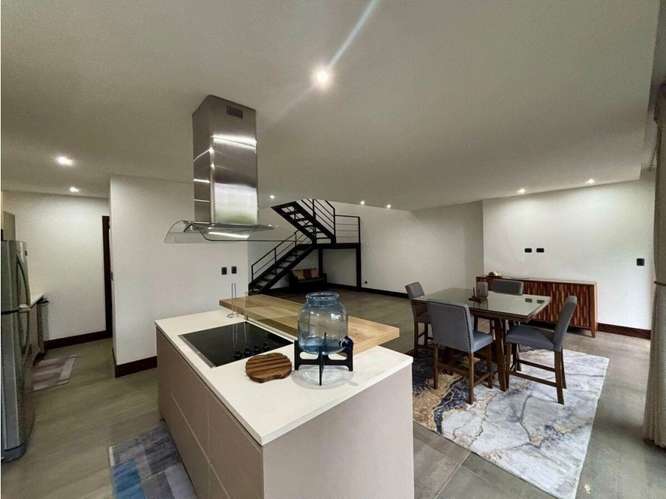 Apartamento Amueblado con Jardin en Renta Zona 16
