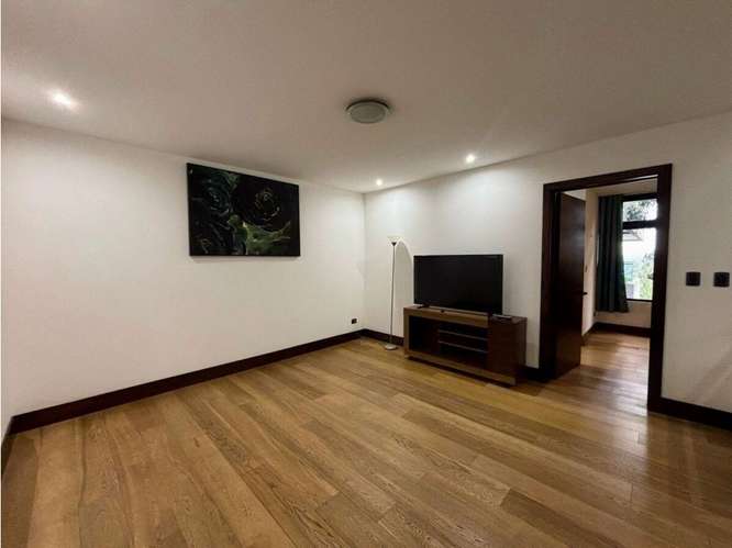 Apartamento Amueblado con Jardin en Renta Zona 16 - Imagen 4