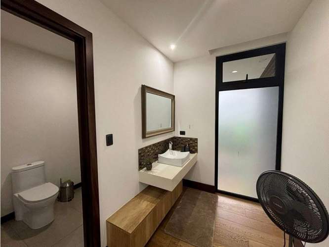 Apartamento Amueblado con Jardin en Renta Zona 16 - Imagen 13