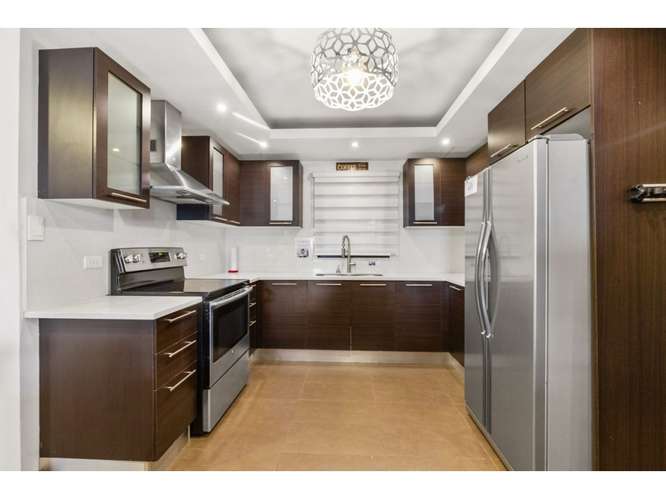 Apartamento en Renta Zona 10 - Imagen 3