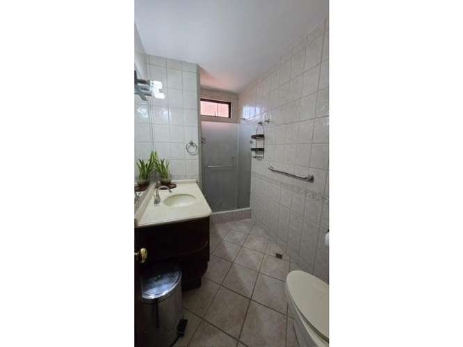 Renta Apartamento Amueblado Zona 10 - Imagen 11