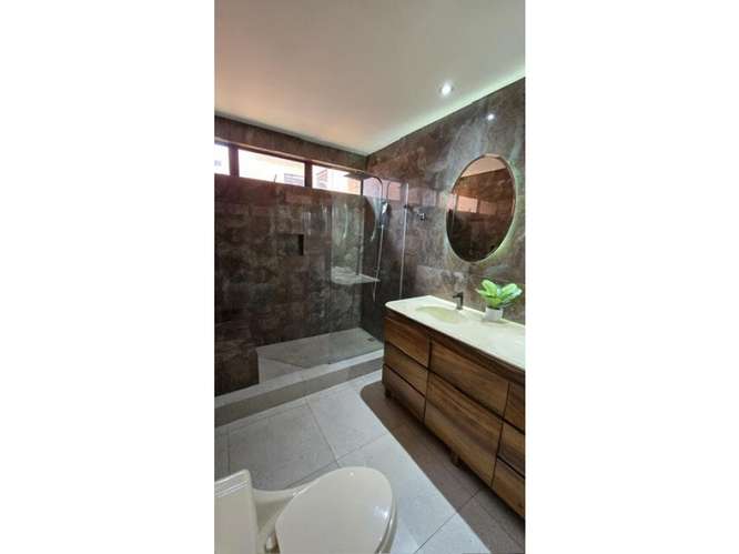 Renta Apartamento Amueblado Zona 10 - Imagen 12