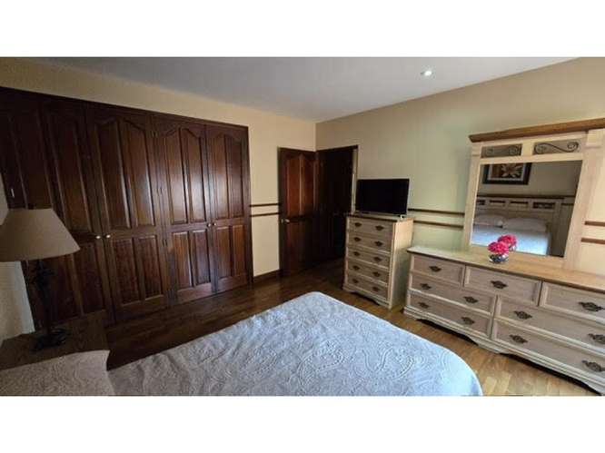 Renta Apartamento Amueblado Zona 10 - Imagen 6