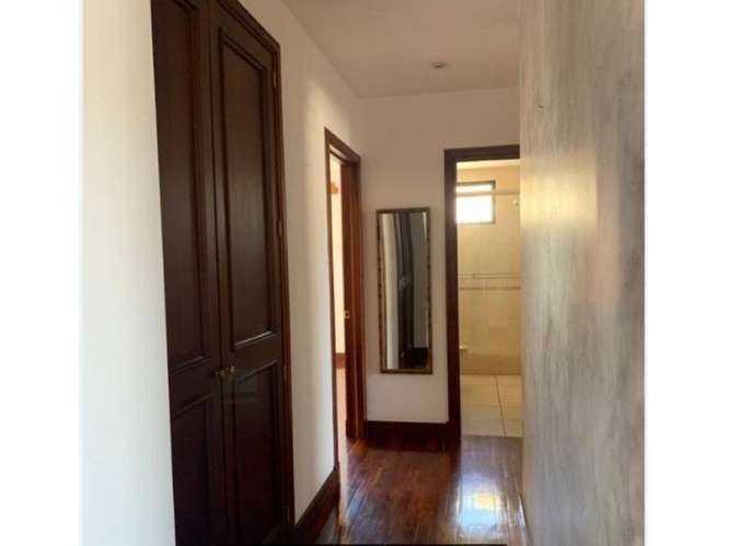 Rento Apartamento Amueblado en Zona 10 - Imagen 7