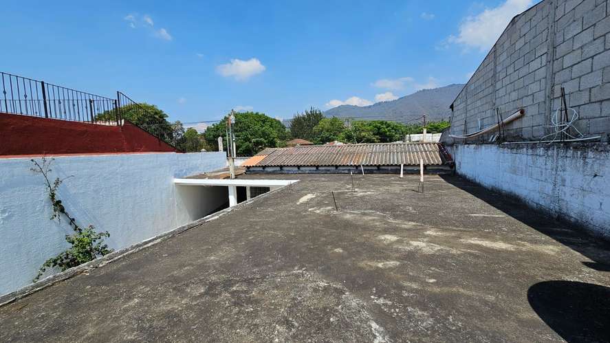 Casa Independiente en Venta Antigua Guatemala ideal para uso residencial, educativo o empresarial excelente ubicación! - Imagen 4