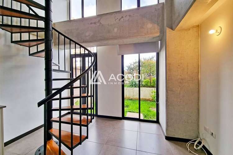 Apartamento tipo loft con Jardín en Zona 10