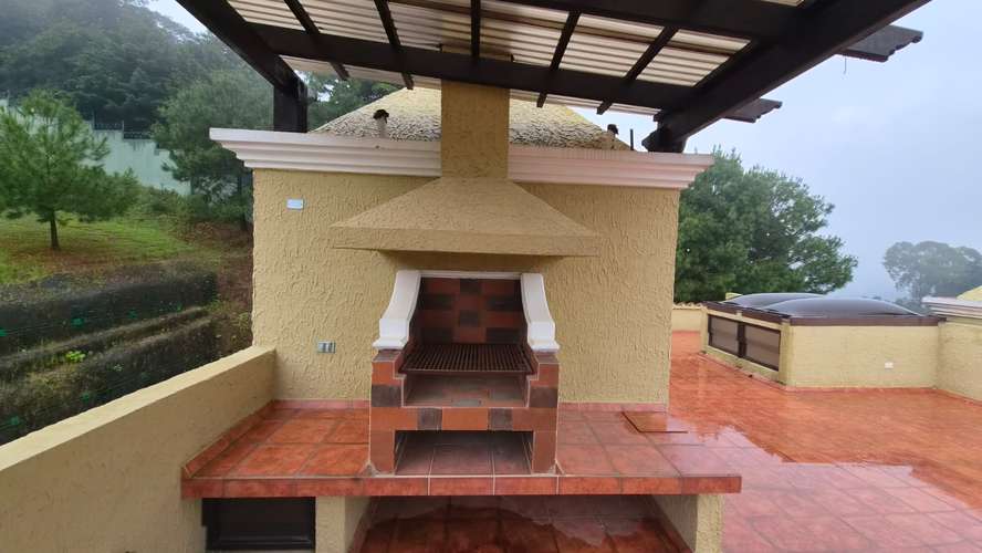 preciosa casa en venta, de 3 niveles, 3 habitaciones, 2 parqueos en san lucas, muy serca de la antigua - Imagen 3