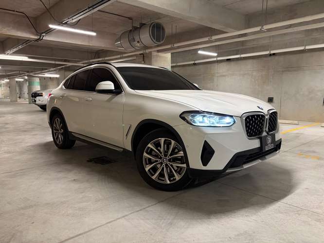 BMW X4 XDrive 20i de Agencia Modelo 2024