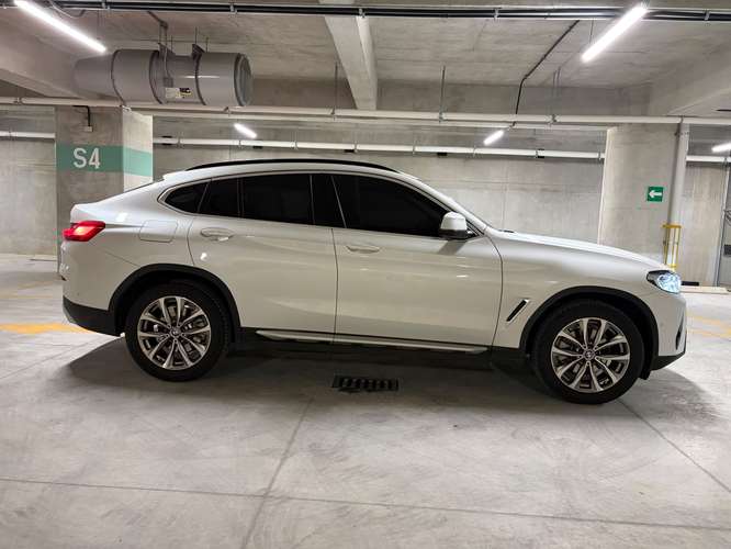BMW X4 XDrive 20i de Agencia Modelo 2024
