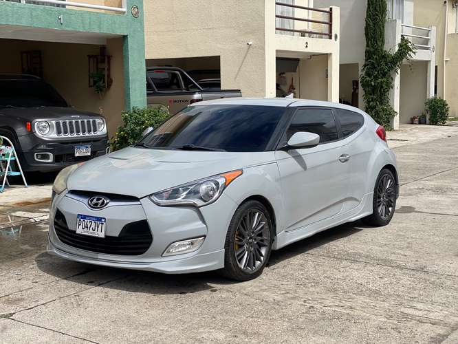 Hyundai Veloster 2013