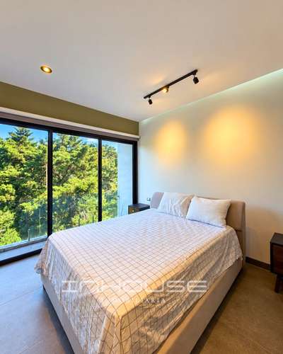 	CASA EN RENTA ZONA 16 CON AMPLIO JARDIN HACIENDA REAL  - Imagen 9