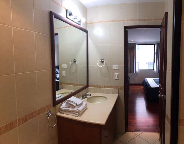 APARTAMENTO AMUEBLADO EN ALQUILER REAL DE LAS AMÉRICAS ZONA 14 | VISTA A VOLCANES Y LAGO | PV - Imagen 15