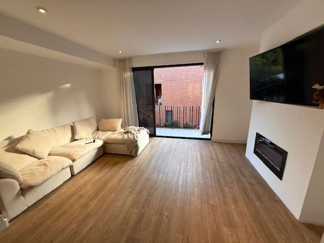 Vendo casa en Zona 13 CONDOMINIO CAÑADAS DE ELGIN - Imagen 9