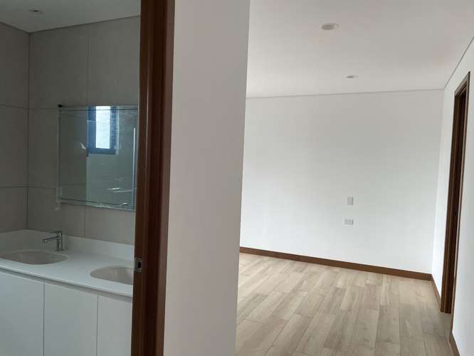 RENTO BONITO APARTAMENTO NIVEL MEDIO FERRE 10 - Imagen 12