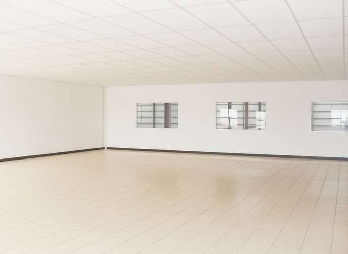 ALQUILO BODEGA INDUSTRIAL EN SAN JOSE VILLANUEVA, 9.5 MTRS AL HOMBRO - Imagen 4