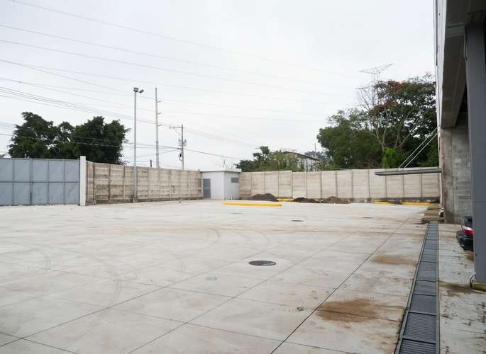 ALQUILO BODEGA INDUSTRIAL EN SAN JOSE VILLANUEVA, 9.5 MTRS AL HOMBRO - Imagen 2