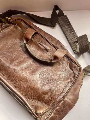 Maletín ejecutivo de Cuero marca ColeHaan 