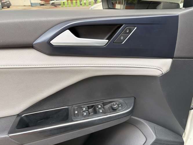 Volkswagen Taos 250 TSi de Agencia Modelo 2022 - Imagen 11