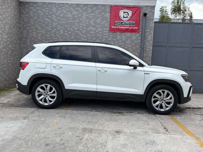 Volkswagen Taos 250 TSi de Agencia Modelo 2022 - Imagen 2